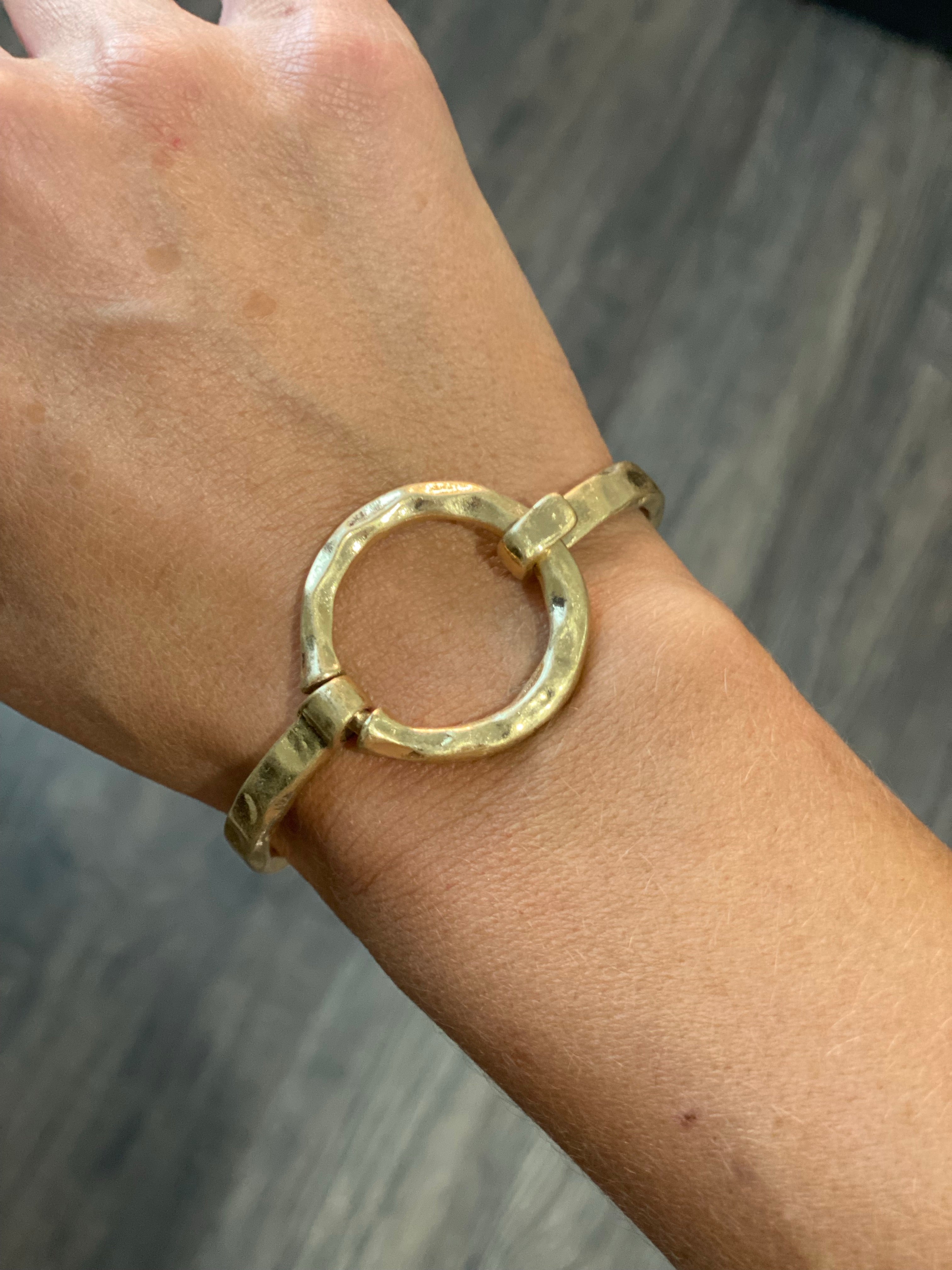 "O" bracelet